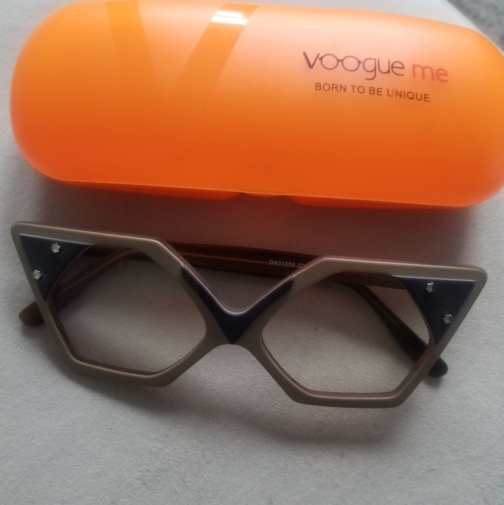 Women's eyeglasses